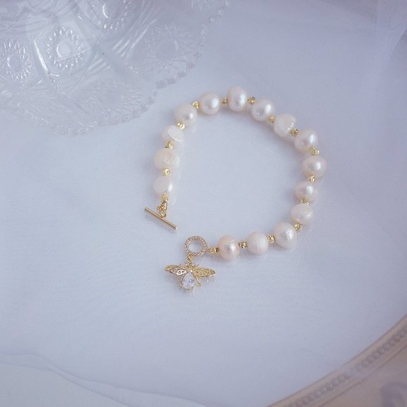 NEW 14K Gold Plated Bee Pearl Toggle Bracelet - Picture 2 of 14